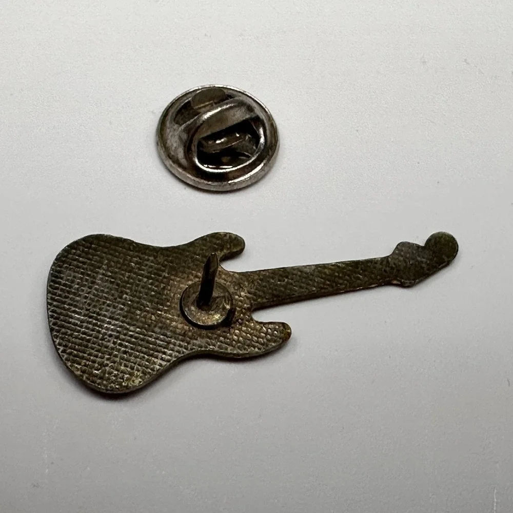 ROLLING STONES VTG‎ ELECTRIC GUITAR Lapel Pin Brooch Tongue 1.5 IN Rock & Roll